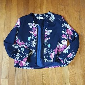 Crop light blazer